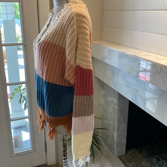 On the Road Distressed Color Block V-Neck Sweater Size S/M - Picture 12 of 16